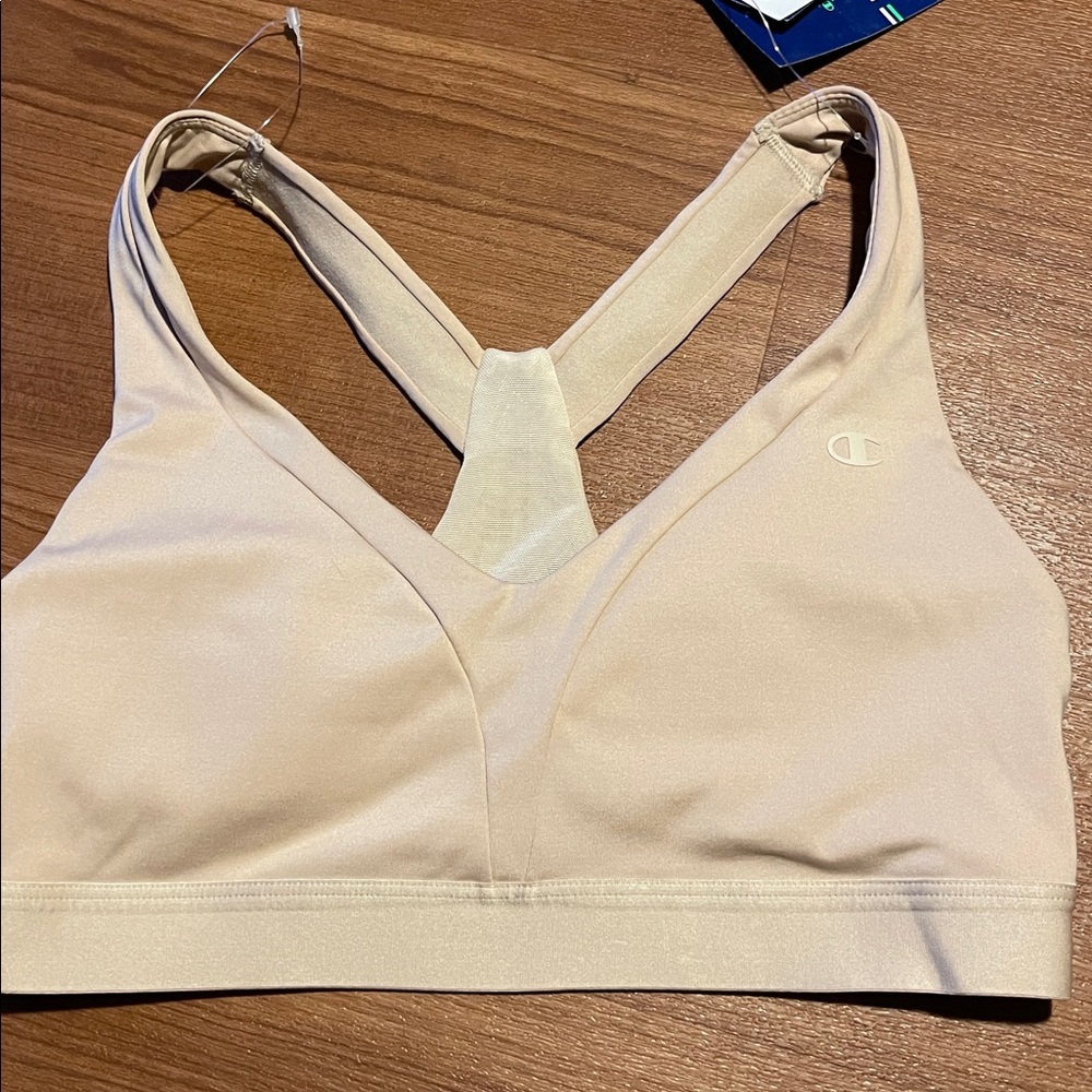 3/20. NWT Sports  bra Small